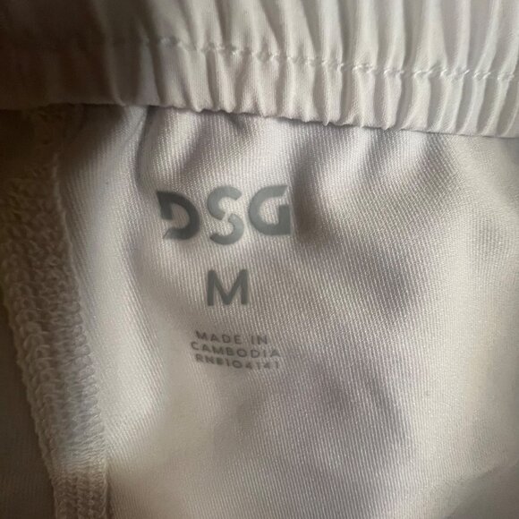 DSG‎ Women's Mid-Rise Stride Skort With Built-In Short, White, Medium - Picture 6 of 9